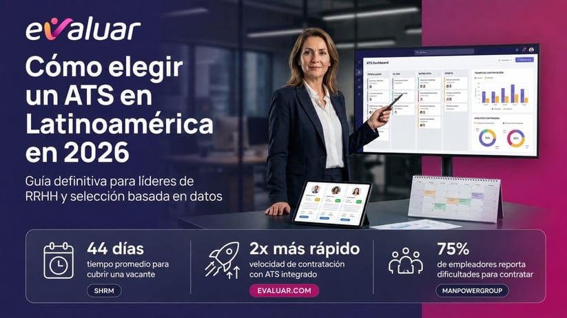 Profesional de RRHH revisando dashboard ATS con estadísticas clave para selección de personal en Latinoamérica