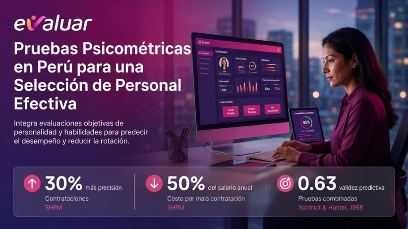 Profesional de RRHH usando software de pruebas psicométricas en Perú para optimizar la selección de personal